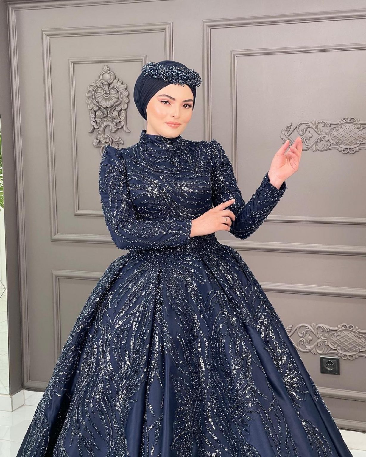 Lacivert Kristal Simli Nişanlık - Görsel 3